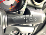 【オートライト】周りの明るさに応じて自動でヘッドライトの点灯・消灯ができる機能です!ライトの付け忘れ・消し忘れなどが無くなり、雨の日や夕方の走行も安心!トンネル通過時も便利ですね♪