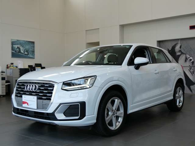 Q2 1.0 TFSI スポーツ