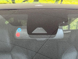 【トヨタセーフティセンス】走行中に前方の車両等を認識し、衝突しそうな時は警報とブレーキで衝突回避と被害軽減をアシスト。より安全にドライブをお楽しみいただけます。