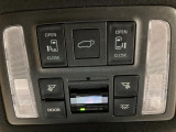 【パワーバックドア】スマートキーや運転席のボタンを押すだけでリアゲートが自動で開閉します!荷物を持っている時や、高い位置にあるバックドアを閉める際に便利な機能です♪