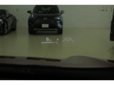 カラーヘッドアップディスプレイ付き。少ない視線移動で情報を確認できるので、運転の疲労軽減に繋がりますよ♪