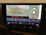 駐車時は、ガイドラインによりスムーズな駐車をサポートしてくれます。