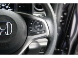Hondaセンシングの機能のひとつ、アダプティブクルーズコントロール付!アクセルから足を離しても設定したスピードと前車との車間を保ち走行してくれます!車線維持もアシスト☆高速道路で疲労軽減ですね☆
