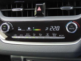 オートエアコンなのでスイッチひとつで車内を設定温度に調節してくれます☆