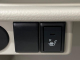 【運転席シートヒーター】寒い日に重宝するシートヒーター!エアコンより早く温まってくれるので寒がりの人も安心ですね♪エアコンの温風は乾燥するから苦手、という方にもをおすすめです。