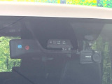 【トヨタセーフティセンス】走行中に前方の車両等を認識し、衝突しそうな時は警報とブレーキで衝突回避と被害軽減をアシスト。より安全にドライブをお楽しみいただけます。