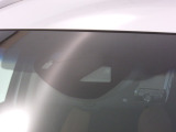 ホンダセンシング搭載。誤発進抑制機能・路外逸脱抑制機能・歩行者事故低減ステアリング・車線維持支援システム・先進車発進お知らせ機能など多彩な先進安全機能でより安全で快適なドライブを支援します。