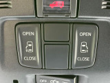 【両側パワースライドドア】スマートキーや運転席のスイッチで後席両側スライドドアの開閉が可能♪電動だから力を入れてドアを開ける必要が無く、小さなお子様でも簡単に開け閉めでき快適です♪