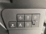 アイドリングストップ機能がついているので、停車時にエンジンを止めて燃料消費を抑えます。環境にもお財布に優しいですね♪