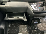 収納スペースもたくさん有ります☆車検証や小物類などすっきり収納♪