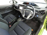 シンプルで使いやすいデザインの運転席です。