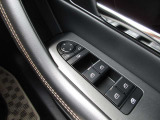 ドアミラーもAUTOで格納とっても便利です♪ウインドー操作も全てオート機能を採用しております☆