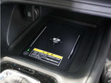 【ワイヤレス充電器】ワイヤレス充電対応のスマートフォンを置くだけで充電が可能。