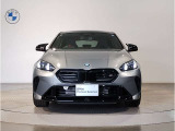 【キドニーグリル】BMWは約90年もの間、ほぼ全ての車両にひと目でBMWだと分かるこの特徴的なフロントグリルが備えられ、デザイン・アイコンとして親しまれてきました。