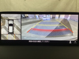 狭い場所での駐車やすれ違いなどでより的確な運転操作に役立つ360&deg;ビューモニターが装備されています。