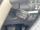 【クルーズコントロール】高速道路もラクラク走行。アクセルを離しても一定速度で走行ができ、長距離運転時の負担を軽減!加速・減速も簡単なスイッチ操作で調整できます。
