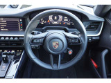 GT スポーツステアリングホイール(ヒーター付きレザーリム)標準装備です。