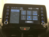 いまや必須装備「ナビゲーション」搭載!知らない場所に、スイスイッとドライブ。なんて便利な機能でしょうか?もう、これなしではハンドルを握れませんね!でも、運転中の操作は危険ですのでご注意ですね♪