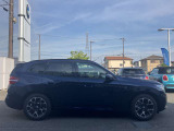 【BMWの伝統-3】BMWのお車は、&ldquo;駆け抜ける歓び&rdquo;を体現しております。走行の安定性とコーナリングの良さを追求し、思い通りにハンドルの操作可能です。