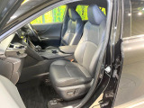 運転席シート廻りは使用感も少なく、良好な状態となっています。前オーナー様が丁寧に使っていたことがよくわかりますね。