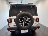 目を引くリアデザイン。