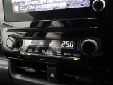 車内の温度管理に便利なオートエアコン☆