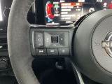 【ステアリングスイッチ】運転中に前方から目線をそらすことなくオーディオ等の操作が可能な便利機能!安心&快適なドライブを演出してくれます。