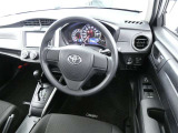 【運転席】運転席周りの画像です。プロの手で隅々までクリーニングしています。ご来店いただき実際に見てみてくださいね☆