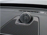 【Bowers&Wilkins ハイフィデリティ・オーディオシステム】精密にチューニングされたHi-Fiスピーカーと、革新的なフレッシュエア・サブウーファーを搭載。臨場感あふれるサウンドを届けます。