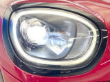 ●LEDヘッドライト:夜間走行時も良好な視界を確保し安心して運転できる高輝度LEDヘッドライトを装備!点灯速度が早く、消費電力も抑えられています。