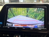 【バックカメラ】駐車時に後方がリアルタイム映像で確認できます。大型商業施設や立体駐車場での駐車時や、夜間のバック時に大活躍!運転スキルに関わらず、今や必須となった装備のひとつです!