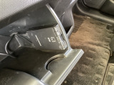 グローブボックス内にETC付いてます。ETCが使用可能な道路通行料はキャッシュレスでスマートに走行できます。再セットアップして納車致します。