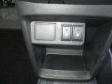 寒い時期には嬉しい装備のシートヒーターです。スイッチONですぐ温まります。冬の車内って寒いですが、シートヒーター使用時の心地よさは助かります。
