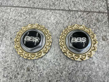 残念なお知らせ、その3。センターキャップは2個が当時物、もう一つが色合わせの為塗装中、もう一つが欠品してます