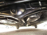 下廻りの防錆加工は多くの方が施工されてます。サビてフレームに穴が開く前にオプションで施工されることをお勧めいたします。融雪剤などから下回りを長期間、守ります。是非購入時ご検討ください