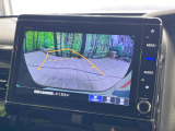 【バックカメラ】駐車時に後方がリアルタイム映像で確認できます。大型商業施設や立体駐車場での駐車時や、夜間のバック時に大活躍!運転スキルに関わらず、今や必須となった装備のひとつです!