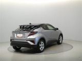 ご覧の車両以外にも多数のU-CARを展示販売しております。