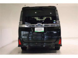 明るく視認性の良いLED式テール&ハイマウントストップランプ採用で、後続車に対して自車の存在をアピールすることて安全性を高めます!