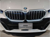 ☆BMWの代名詞とも言える【キドニーグリル】一目見ただけでBMW車であると認識できる確固たるアイコンとして存在感を放ちます☆