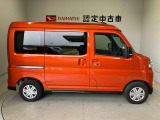 車両右側面からの写真になります。車をご覧になりたい時はお気軽に最寄りの店舗へご相談下さい。