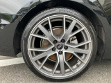 24時間緊急サポートサービス(アウディエマージェンシーサービス)事故や故障等のよきせぬトラブル時に365日24時間の年中無休体制で応急処置のアドバイスや出張応急修理や牽引等を迅速に対応させていただきます。
