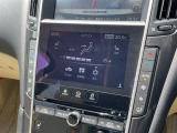 【左右独立温度コントロール式フルオートエアコン(DUAL/SYNC)】運転席側と助手席側でそれぞれ自由に温度設定ができ、快適な風量やモードなどを自動調整します!