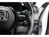 Hondaセンシングの機能のひとつ、アダプティブクルーズコントロール付!アクセルから足を離しても設定したスピードと前車との車間を保ち走行してくれます!車線維持もアシスト☆高速道路で疲労軽減ですね☆