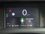 シンプルで視認性の良いメーター類です 。