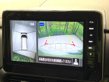 【マルチアラウンドモニター】専用のカメラにより、上から見下ろしたような視点で360度クルマの周囲を確認することができます☆死角部分も確認しやすく、狭い場所での切り返しや駐車もスムーズに行えます。