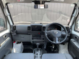 広々とした視界を体感できます。運転が楽しくなりますね。