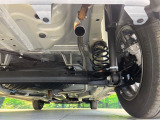お車を安心してお乗りいただく為には、足回りの定期点検が欠かせません。サービスサポート(有償保証)では無料点検もご提供しており、安心のカーライフをお過ごしいただけるサポート体制が整っています。
