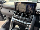 【オプション】12.3インチ・T-コネクト・タッチパネルディスプレイ(ナビの設定や車両の設定を行います)