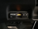 ハンドルの左下にETC2.0がついています。高速道路の料金所の通過も楽々です。 カードの取り出しもしやすい場所についています。