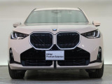 【キドニーグリル】BMWの代名詞。一目見ただけでBMWであると認識できる確固たるアイコンとして存在感を放ちます。